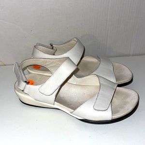 EASY SPIRIT SANDALS